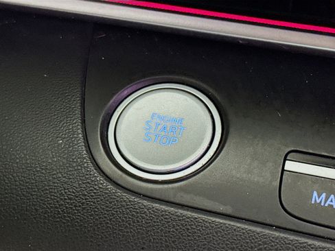 Used 2021 Hyundai Elantra Limited FWD image 21