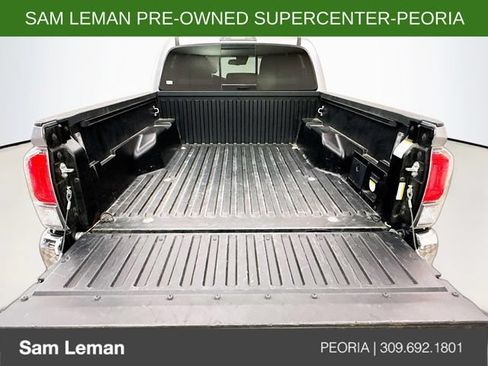 Used 2022 Toyota Tacoma TRD Off-Road AWD/4WD image 23