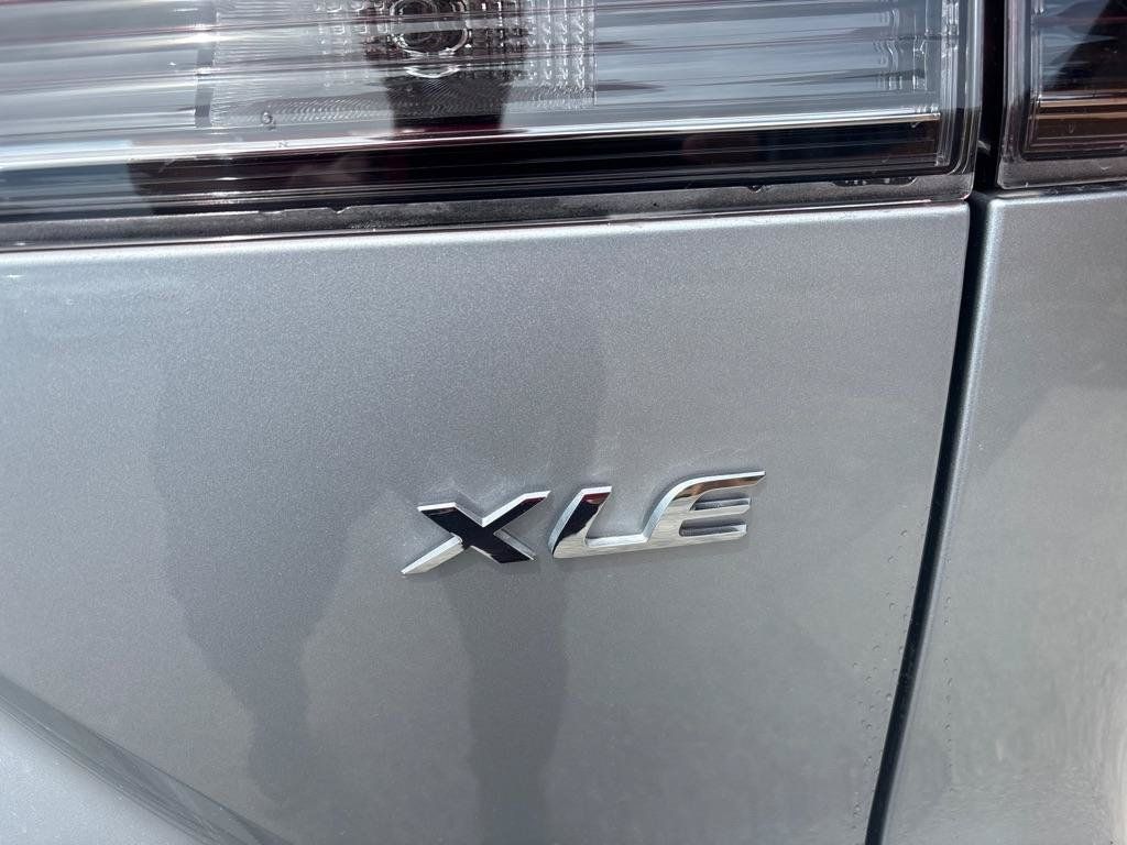 Used 2026 Toyota Corolla Cross XLE w/ Convenience Package FWD image 17