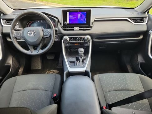 Used 2024 Toyota RAV4 XLE FWD image 10