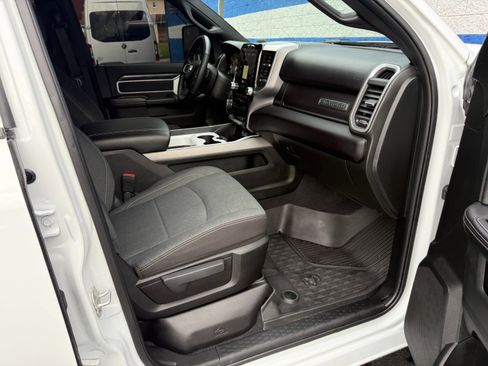 Used 2024 RAM 2500 Big Horn w/ Night Edition AWD/4WD image 19