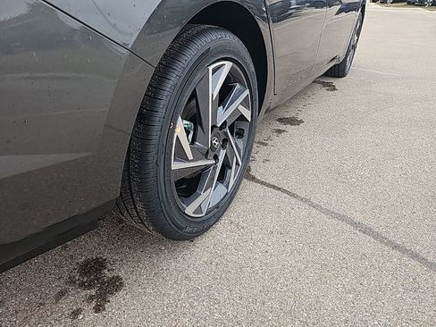 New 2026 Hyundai Elantra Limited image 38