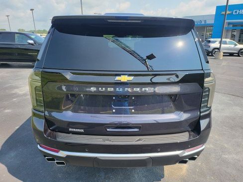 Used 2025 Chevrolet Suburban High Country AWD/4WD image 5