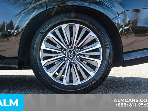 Used 2025 INFINITI QX80 Sensory image 16