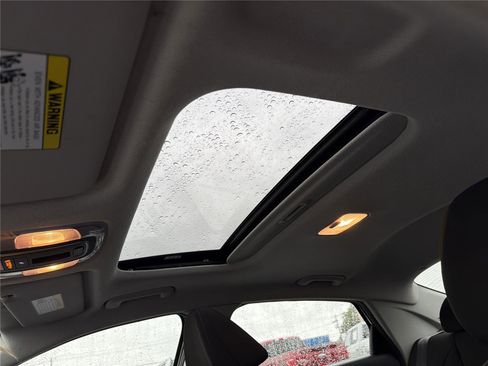 Used 2025 Hyundai Elantra SEL image 30