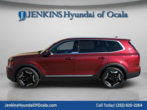Used 2024 Kia Telluride S w/ S Sunroof Package image 6