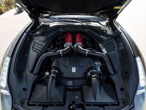 Used 2017 Ferrari California T RWD image 65
