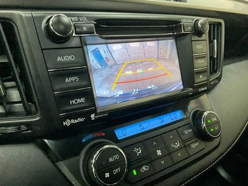 Used 2017 Toyota RAV4 XLE FWD image 11