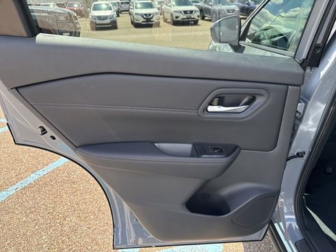 New 2026 Nissan Rogue SV AWD/4WD image 32