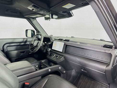 Used 2023 Land Rover Defender 90 V8 AWD/4WD image 28