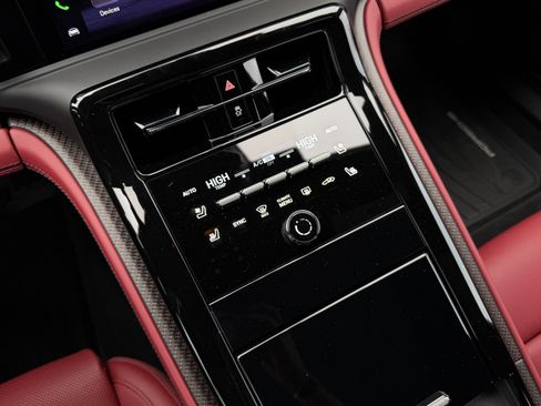 Certified 2026 Porsche Panamera GTS image 35