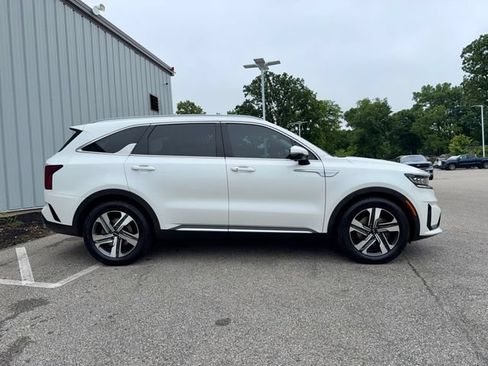 Used 2023 Kia Sorento SX Prestige w/ Panoramic Sunroof Package AWD/4WD image 7