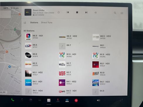 Used 2022 Tesla Model S Plaid image 18