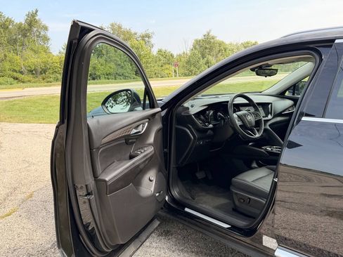 Used 2023 Buick Envision Avenir AWD/4WD image 9