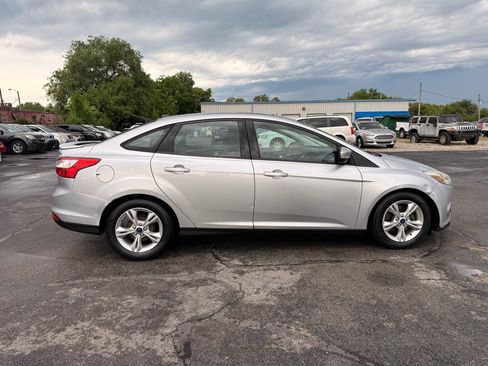 Used 2014 Ford Focus SE FWD image 4