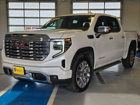 Used 2023 GMC Sierra 1500 Denali w/ Denali Reserve Package AWD/4WD image 1