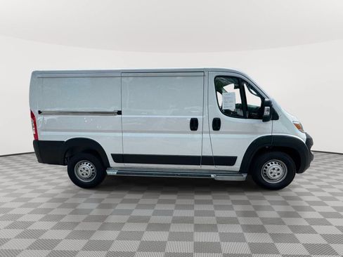 Used 2025 RAM ProMaster 2500 w/ U-Haul Equipment Group FWD image 9