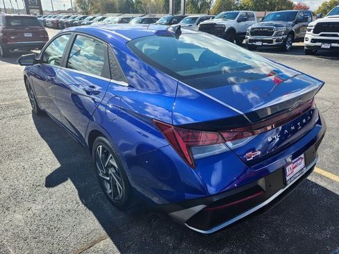 Used 2024 Hyundai Elantra Limited image 3