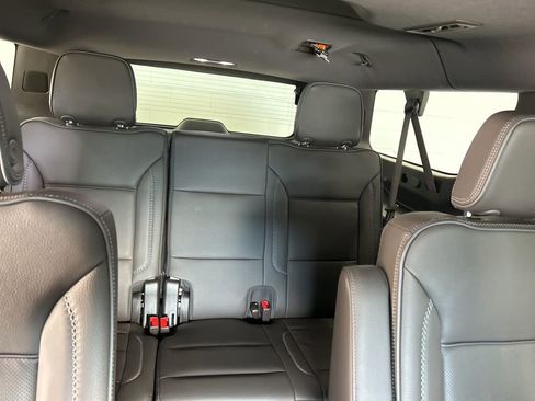 Used 2024 GMC Yukon XL Denali image 27