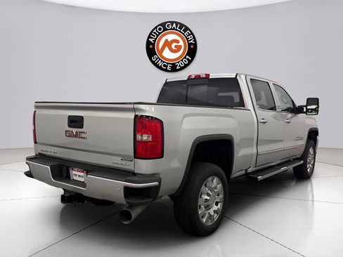 Used 2019 GMC Sierra 2500 Denali w/ Duramax Plus Package AWD/4WD image 3