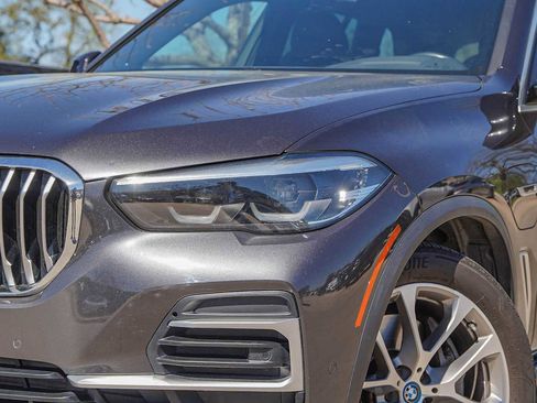 Used 2023 BMW X5 xDrive45e image 3