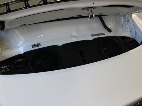 Certified 2025 Porsche 911 Carrera GTS RWD image 36
