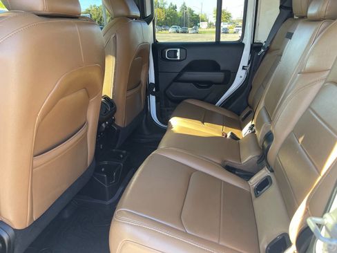 Used 2020 Jeep Gladiator Overland image 11
