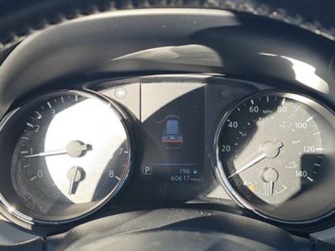 Used 2020 Nissan Rogue SV w/ Premium Package FWD image 8