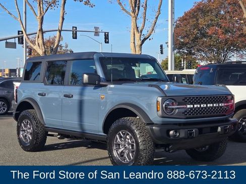 New 2025 Ford Bronco Badlands image 5