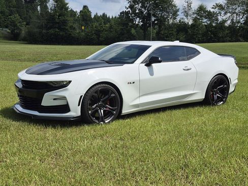 Used 2019 Chevrolet Camaro SS RWD image 3