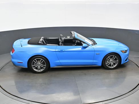 Used 2017 Ford Mustang GT Premium RWD image 36