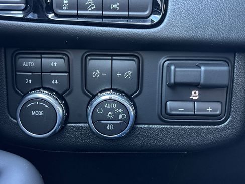 New 2026 GMC Yukon XL Elevation image 18