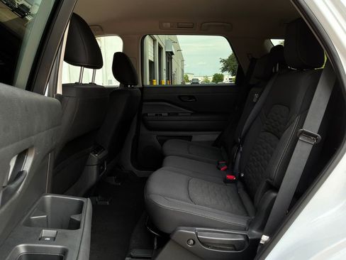 Used 2025 Nissan Pathfinder SV FWD image 12