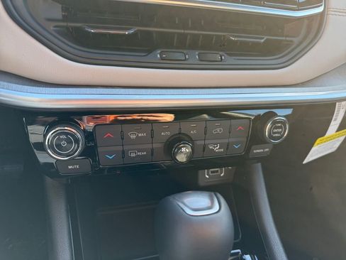 New 2026 Jeep Compass Limited w/ Sun, Sound & Navigation Group image 20