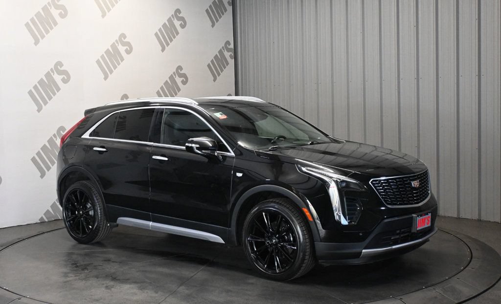 Used 2023 Cadillac XT4 Premium Luxury w/ Technology Package FWD image 3