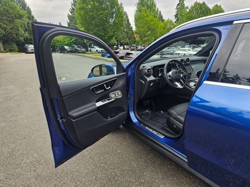 Used 2024 Mercedes-Benz GLC 300 4MATIC image 19