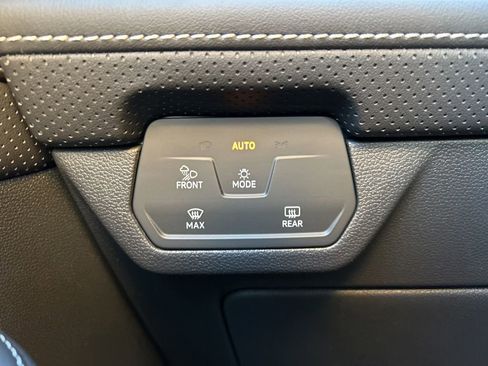 New 2026 Volkswagen Atlas Cross Sport SEL Premium R-Line AWD/4WD image 31