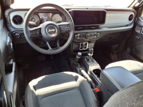 Used 2024 Jeep Gladiator Sport image 21