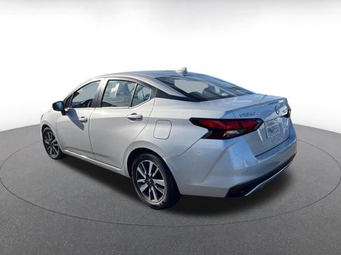 Used 2025 Nissan Versa SV image 5