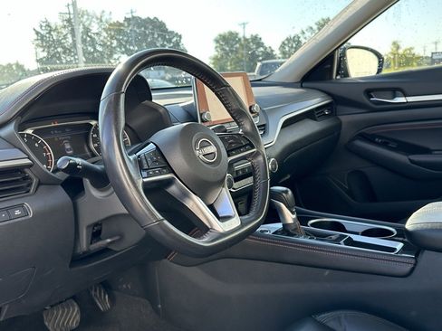 Used 2023 Nissan Altima 2.5 SR image 10