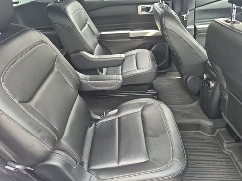 Used 2022 Ford Explorer XLT w/ Equipment Group 202A RWD image 26