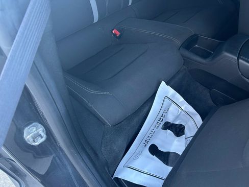 Used 2016 Chevrolet Camaro LT RWD image 11