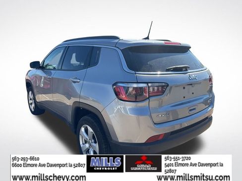 Used 2018 Jeep Compass Latitude w/ Popular Equipment Group AWD/4WD image 3