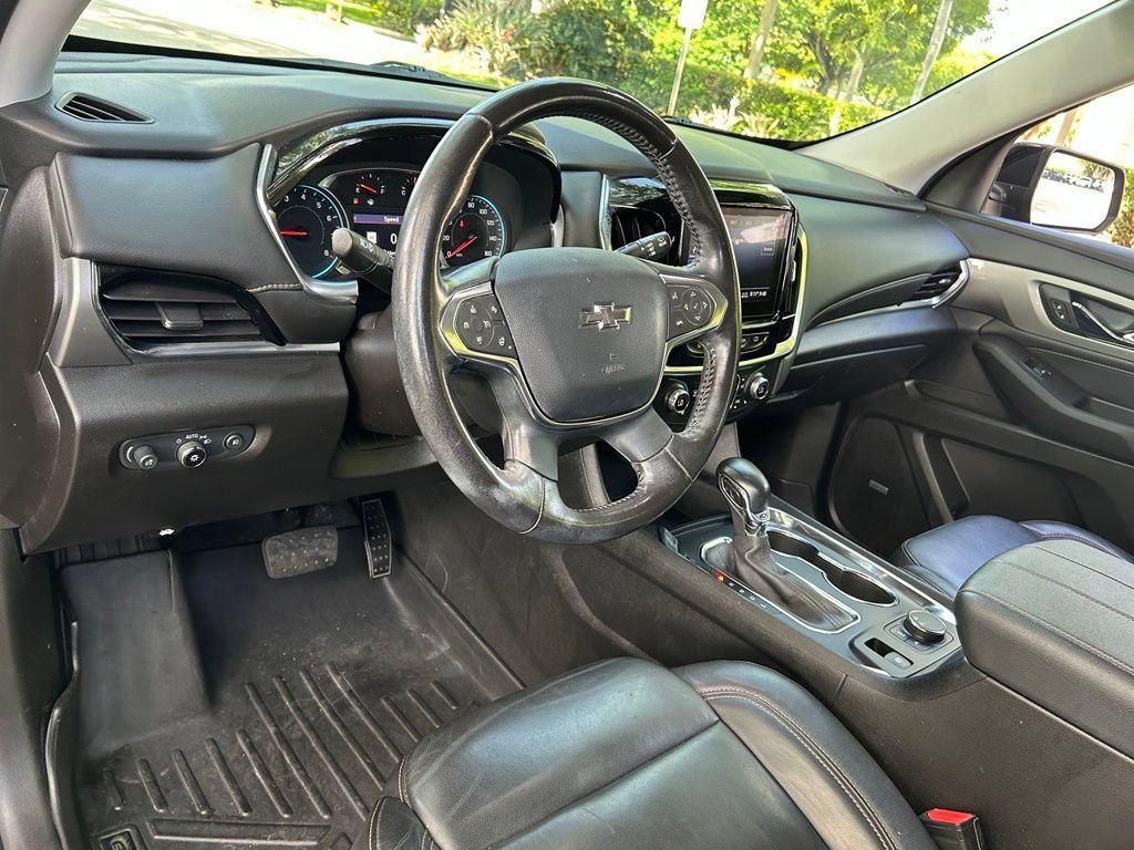 Used 2021 Chevrolet Traverse RS FWD image 18