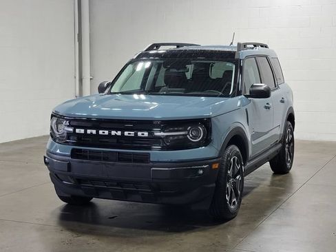 Used 2023 Ford Bronco Sport Outer Banks w/ Tech Package AWD/4WD image 2