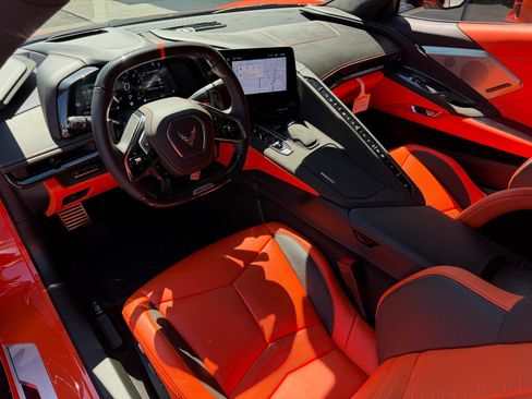 Used 2025 Chevrolet Corvette Z06 RWD image 4