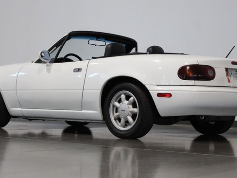 Used 1990 MAZDA MX-5 Miata image 26