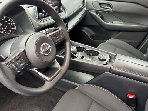 Used 2024 Nissan Rogue S image 9