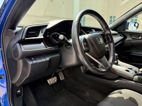 Used 2018 Honda Civic Sport image 14