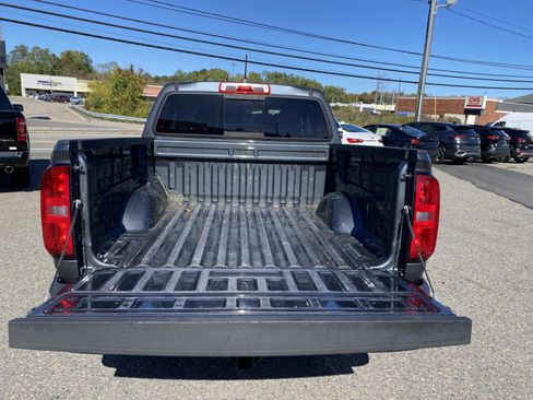 Used 2017 Chevrolet Colorado LT w/ LT Convenience Package image 5